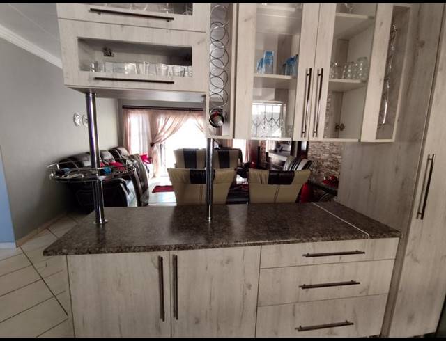 3 BEDROOM HOUSE FOR SALE IN HEATHERVIEW